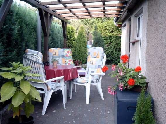 Terrasse mit Sitzgarnitur